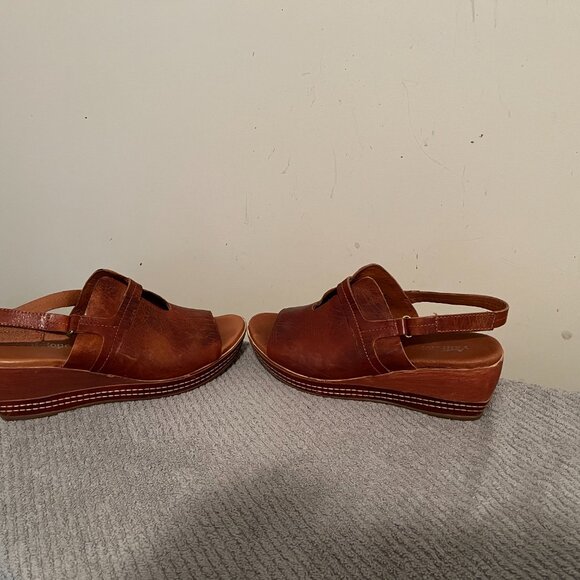 Sandals - Picture 2 of 5